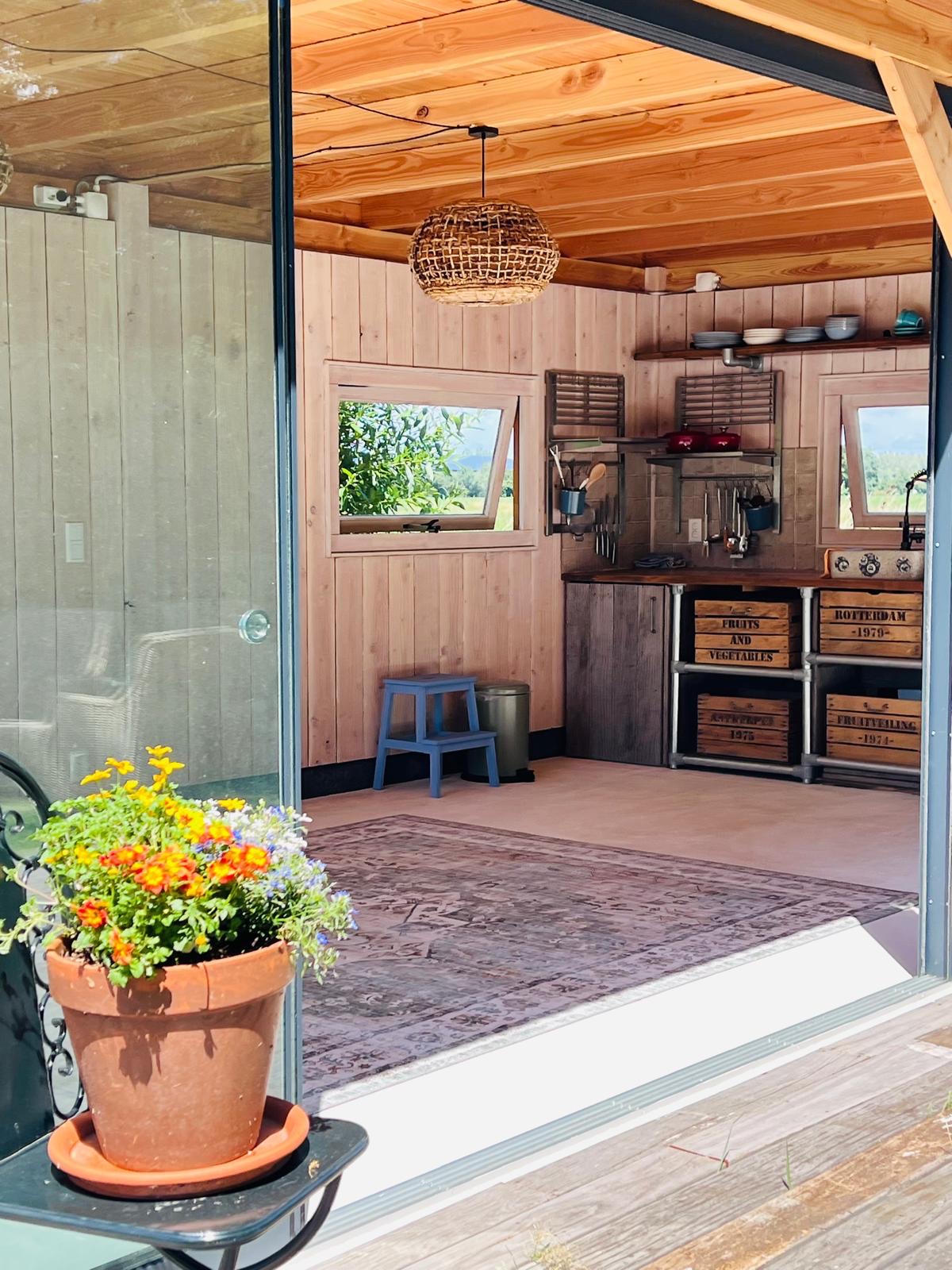Tuinkamer met buitenkeuken